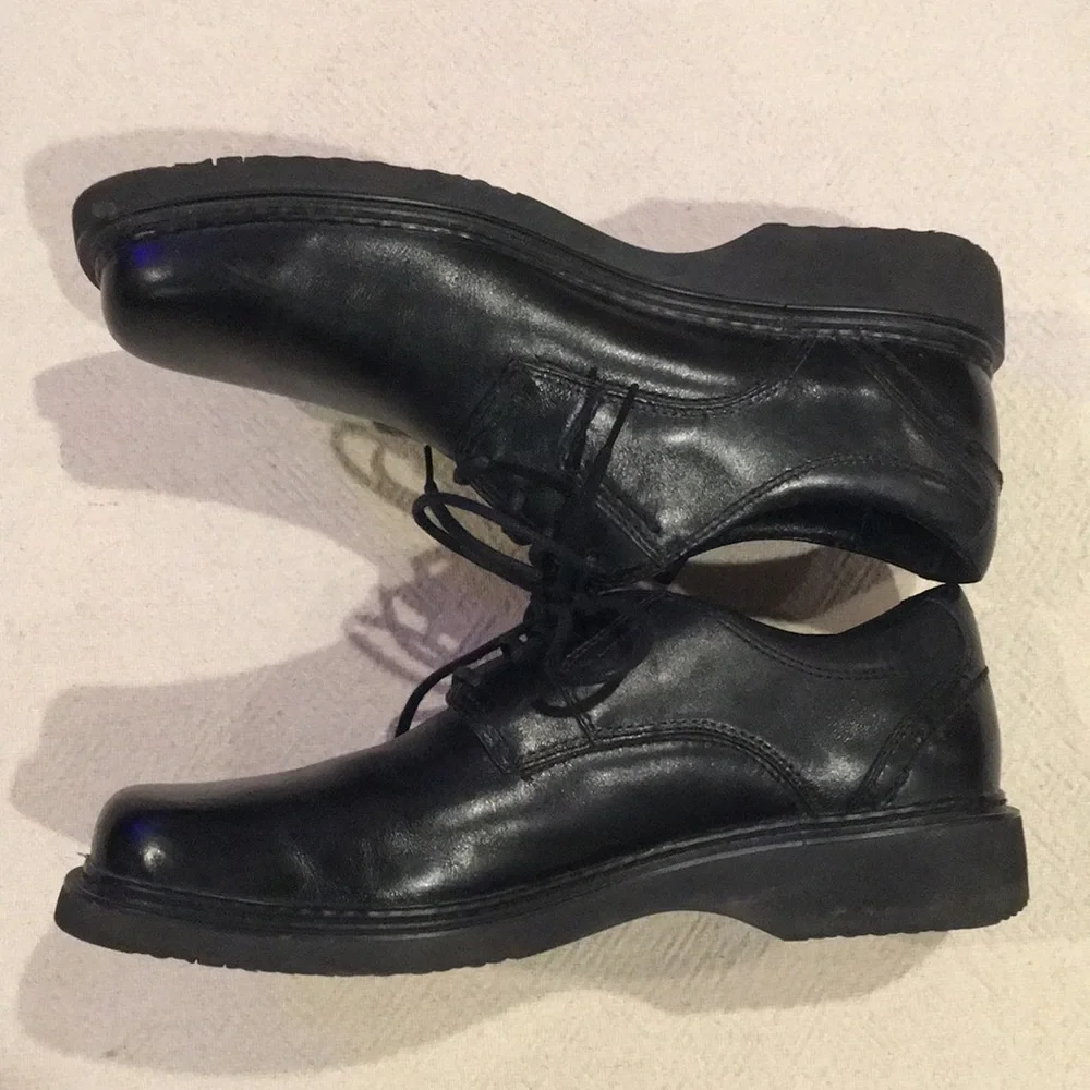 Clarks | EUC Men’s Black Oxfords 9